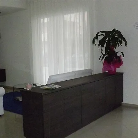 Alba Aparthotel 3*